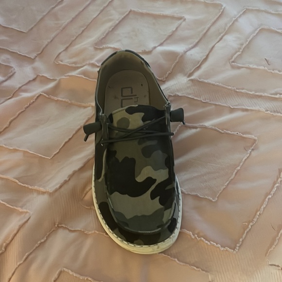 Camo Hey Dudes like new only worn once - Picture 2 of 3